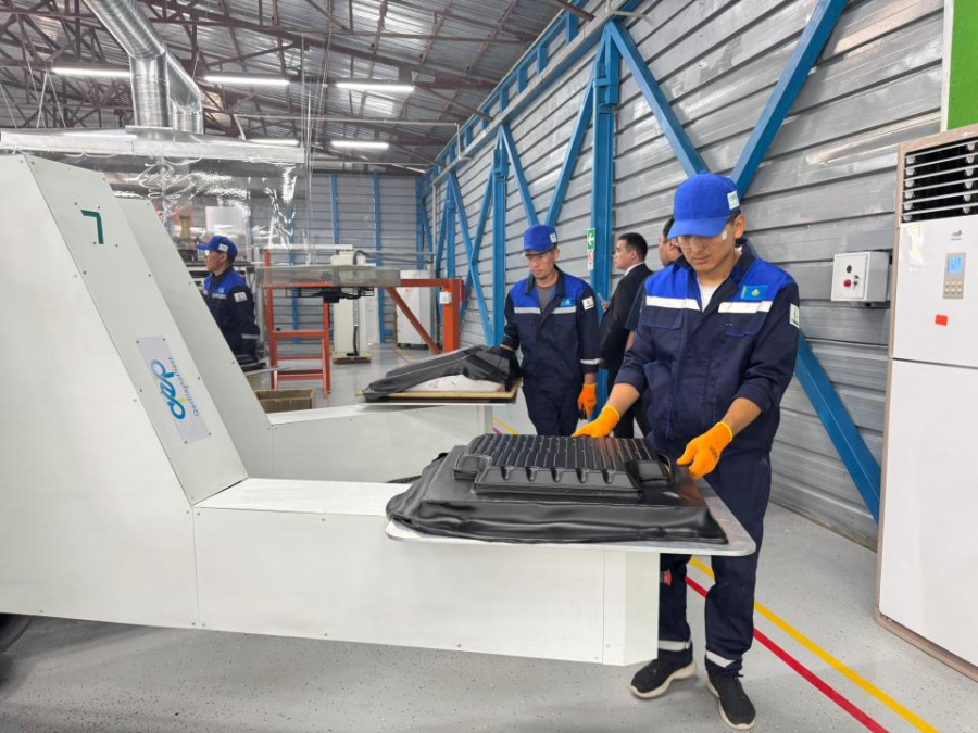 В Алматинской области открылся новый завод по производству автокомпонентов