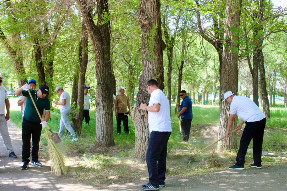 «Чистый четверг»: Более 70 жителей Илийского района приняли участие в экологической акции