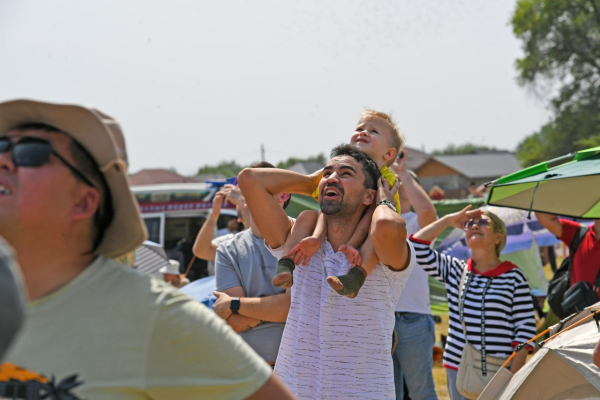 Высший пилотаж и трюки: в Алматинской области прошло шоу «Небо Байсерке – 2025»