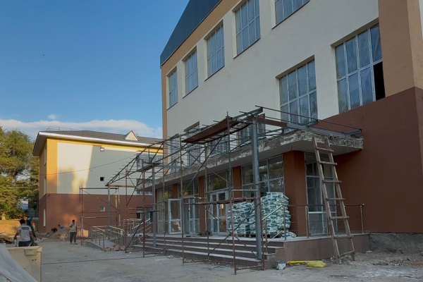 Еңбекшіқазақ ауданында екі мектептің күрделі жөндеуі кешігіп жатыр