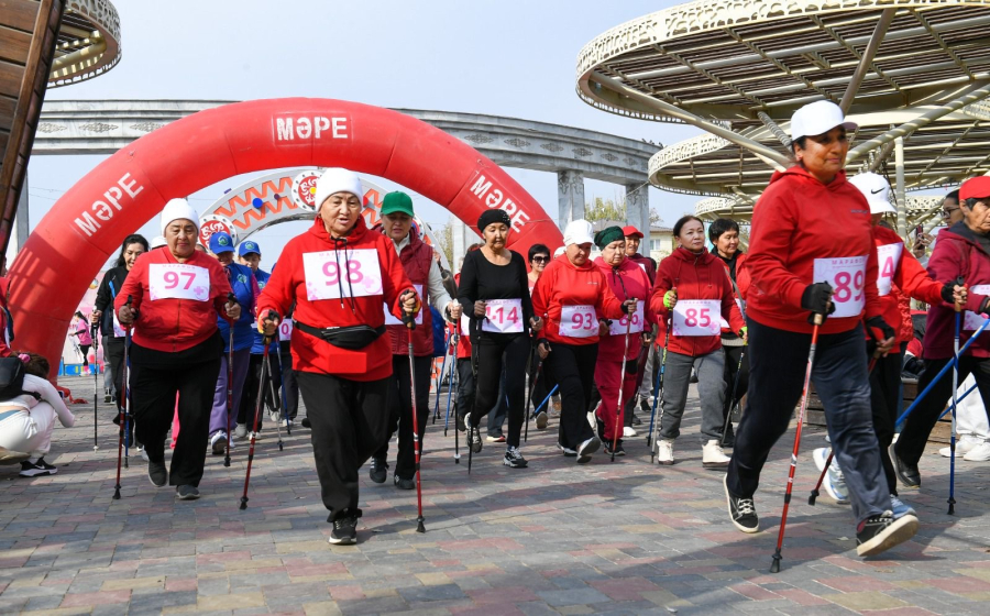 «Қызғылт қазан» марафонына 150-ге жуық әйел қатысты