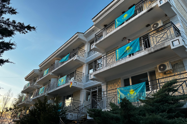 «Менің елім – менің туым»: Алматы облысында Мемлекеттік рәміздер күніне орай патриоттық акция өтті