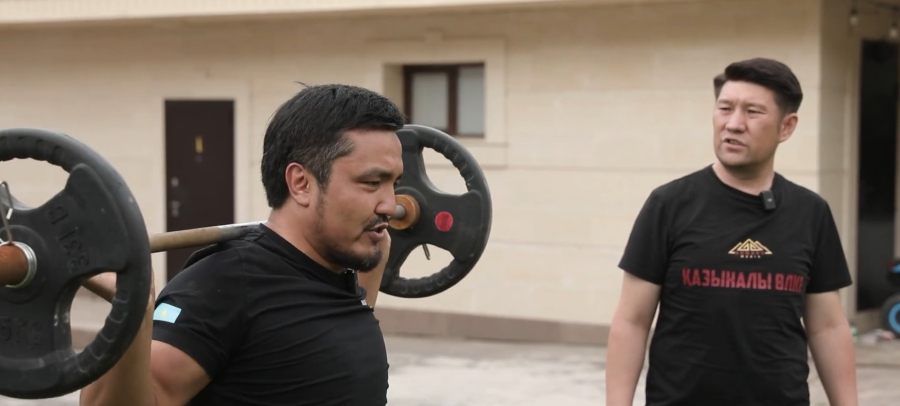 Ораз Жандосов ауылының жастары