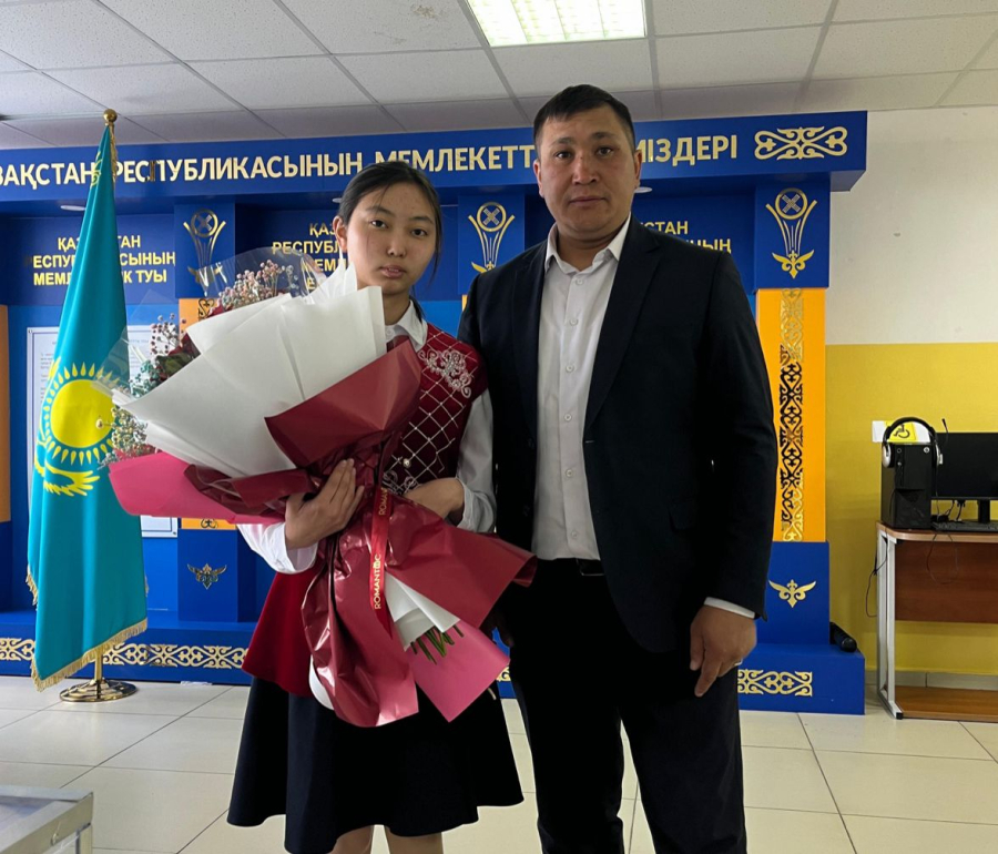 Алғаш рет дауыс беріп жатқан жастар