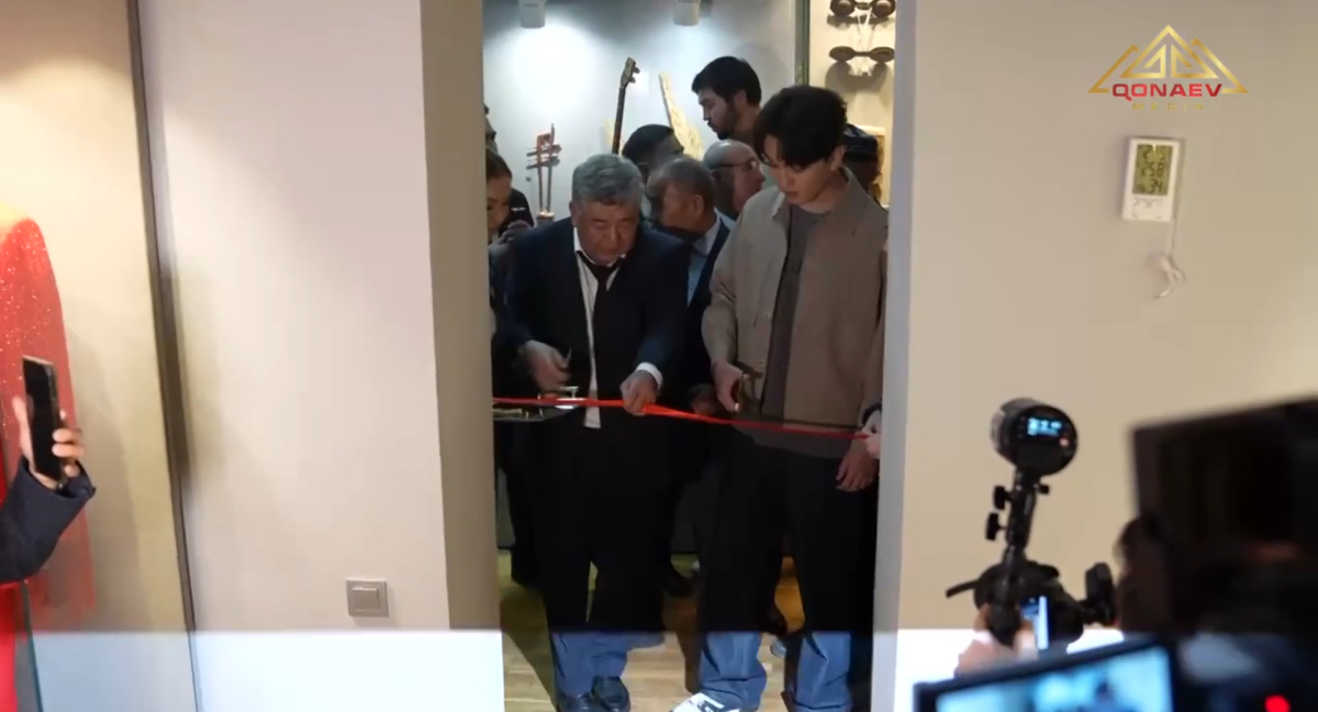 Мұражайға Димаш Құдайбергеннің сахналық костюмдері қойылды