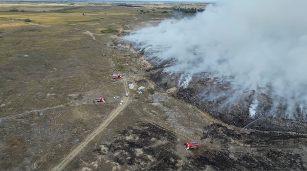 Алматы облысында қоқыс полигонындағы өртті сөндіру жұмыстары жалғасып жатыр
