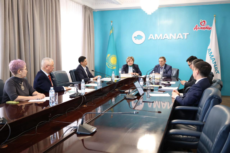 В Алматы обсудили развитие транспортной инфраструктуры и снижение нагрузки на дороги