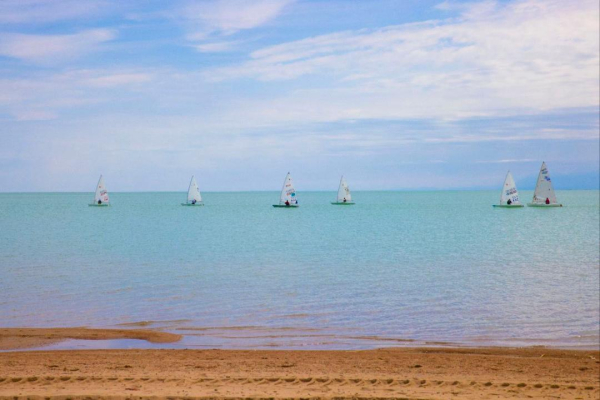 Конаев этим летом: более 860 тысяч туристов, работающие пляжи и масштабное обновление побережья