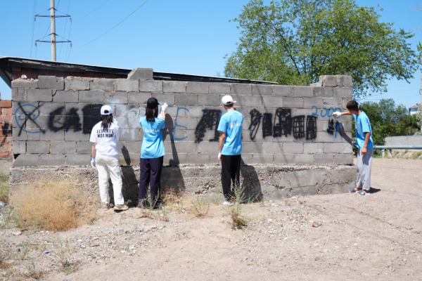 SAQTAN: Молодёжь Алматинской области за месяц уничтожила более 500 рекламных надписей о наркотиках