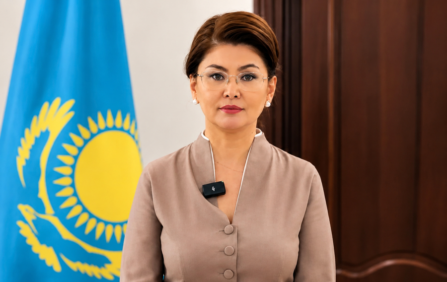 Qonaev Media телеарнасының ұжымы Аида Балаеваны туған күнімен құттықтады